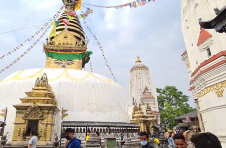 Swayambhu - complex religios antic însemnând “create de sine”.